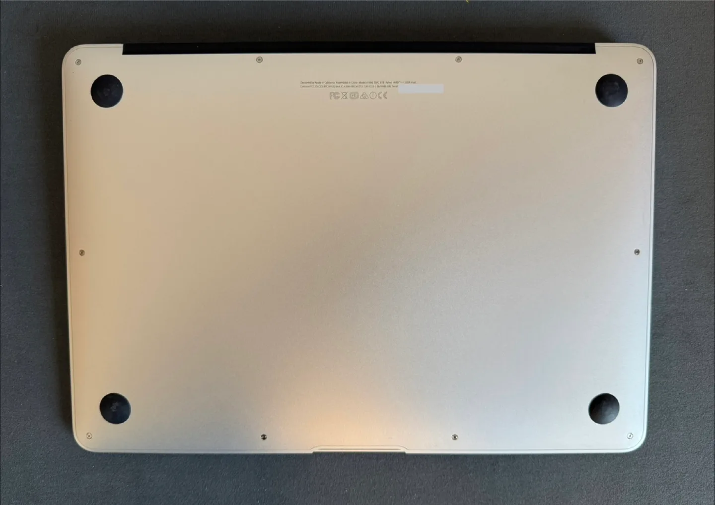 13” MacBook Air (2017) – 1.8Ghz i5 / 8GB RAM / 128GB SSD – image indicator(6)