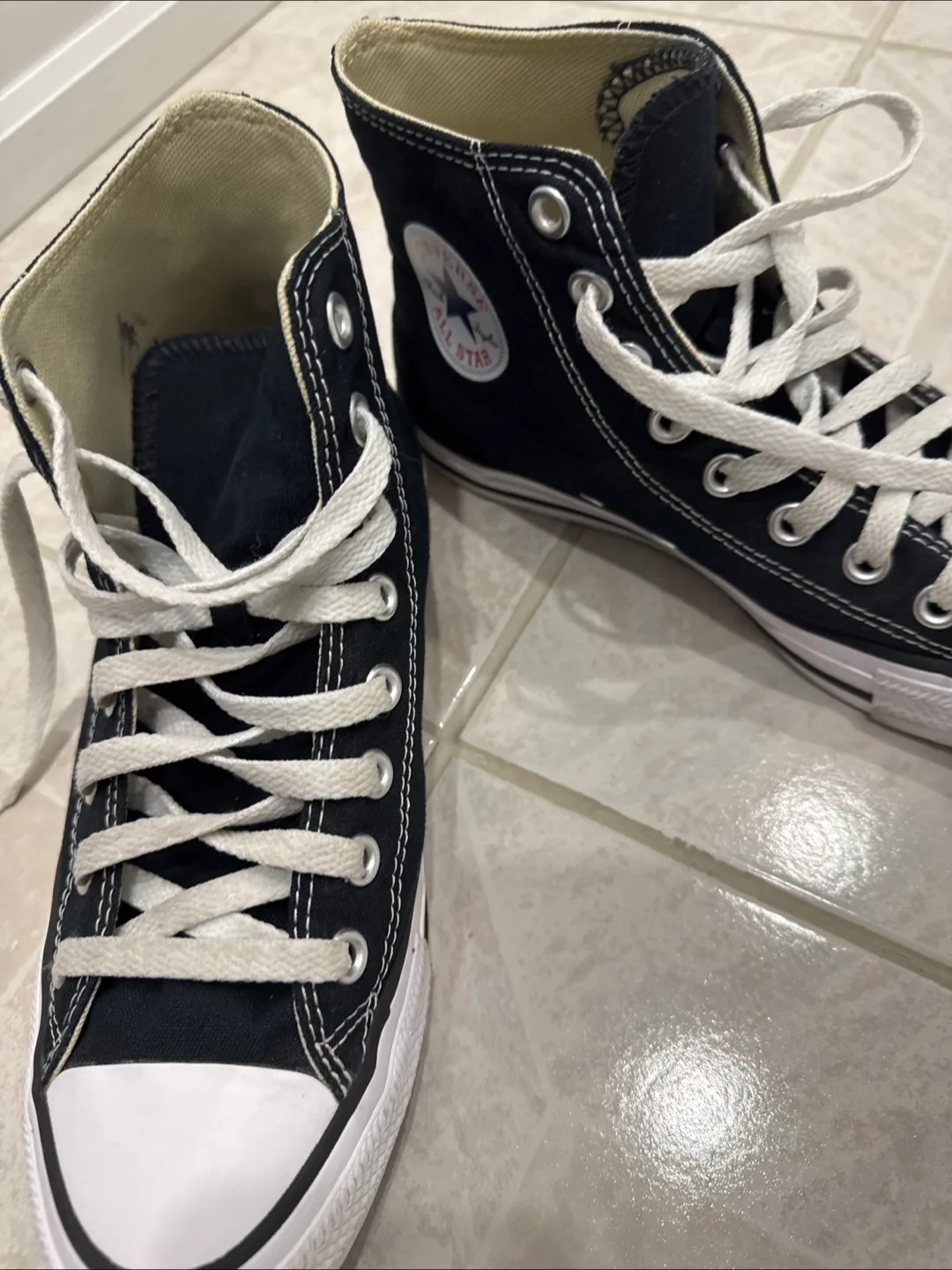 Converse All Star High Top Sneakers - men’s size 7 image indicator(2)