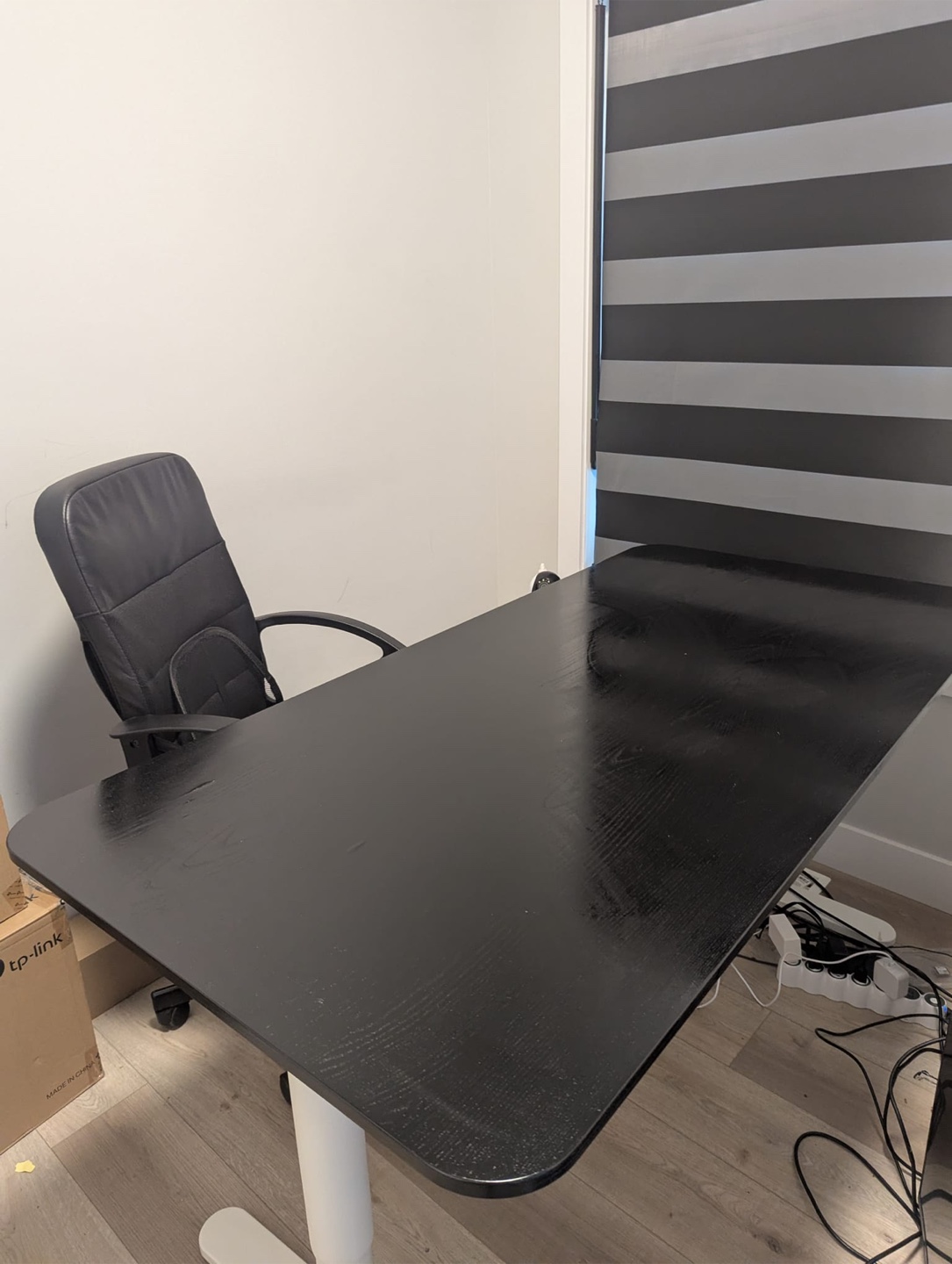 Electric Standing Desk - Black Top, White Frame - photo 4
