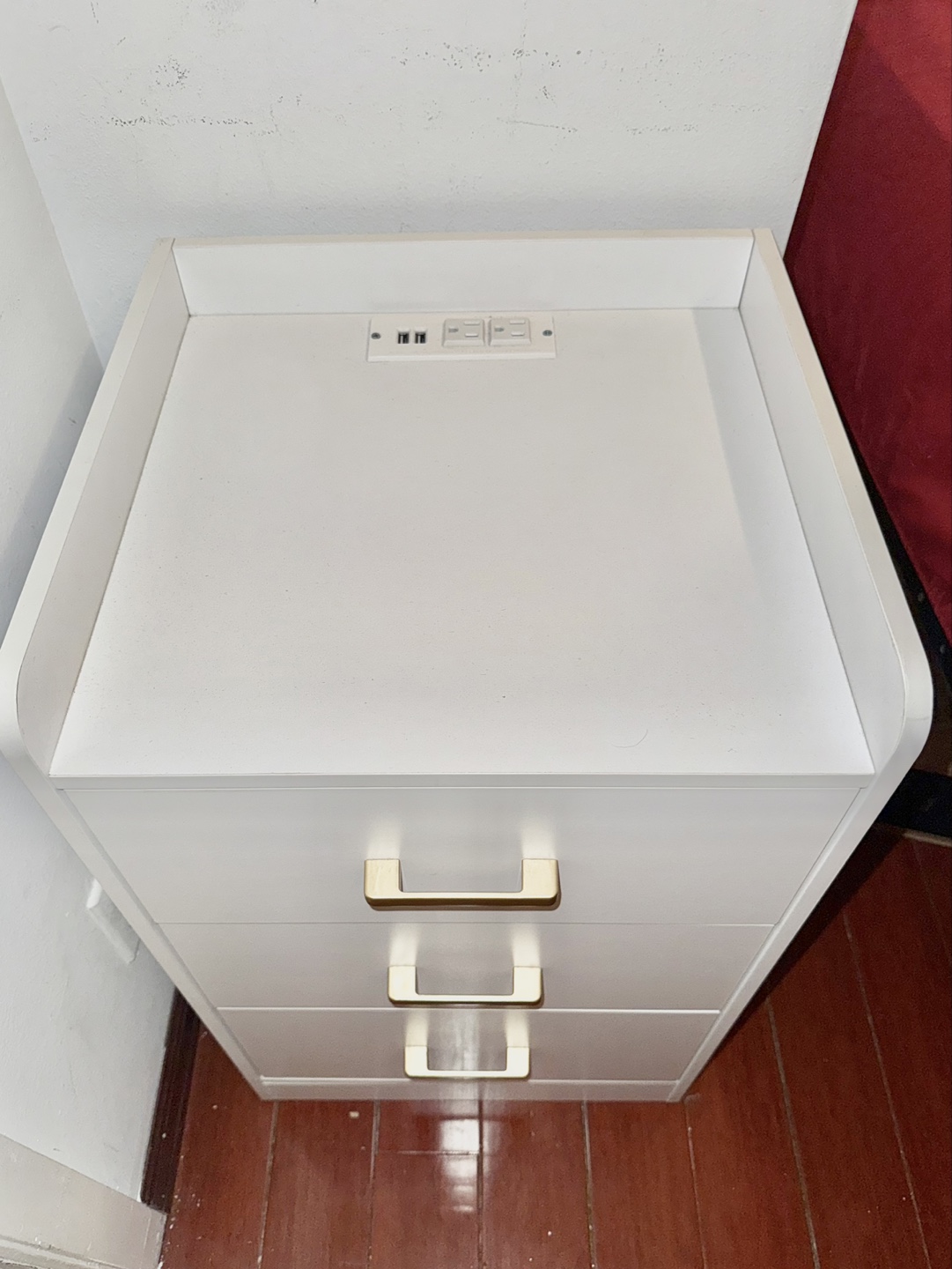 Nightstand White With Charging Station - photo 4