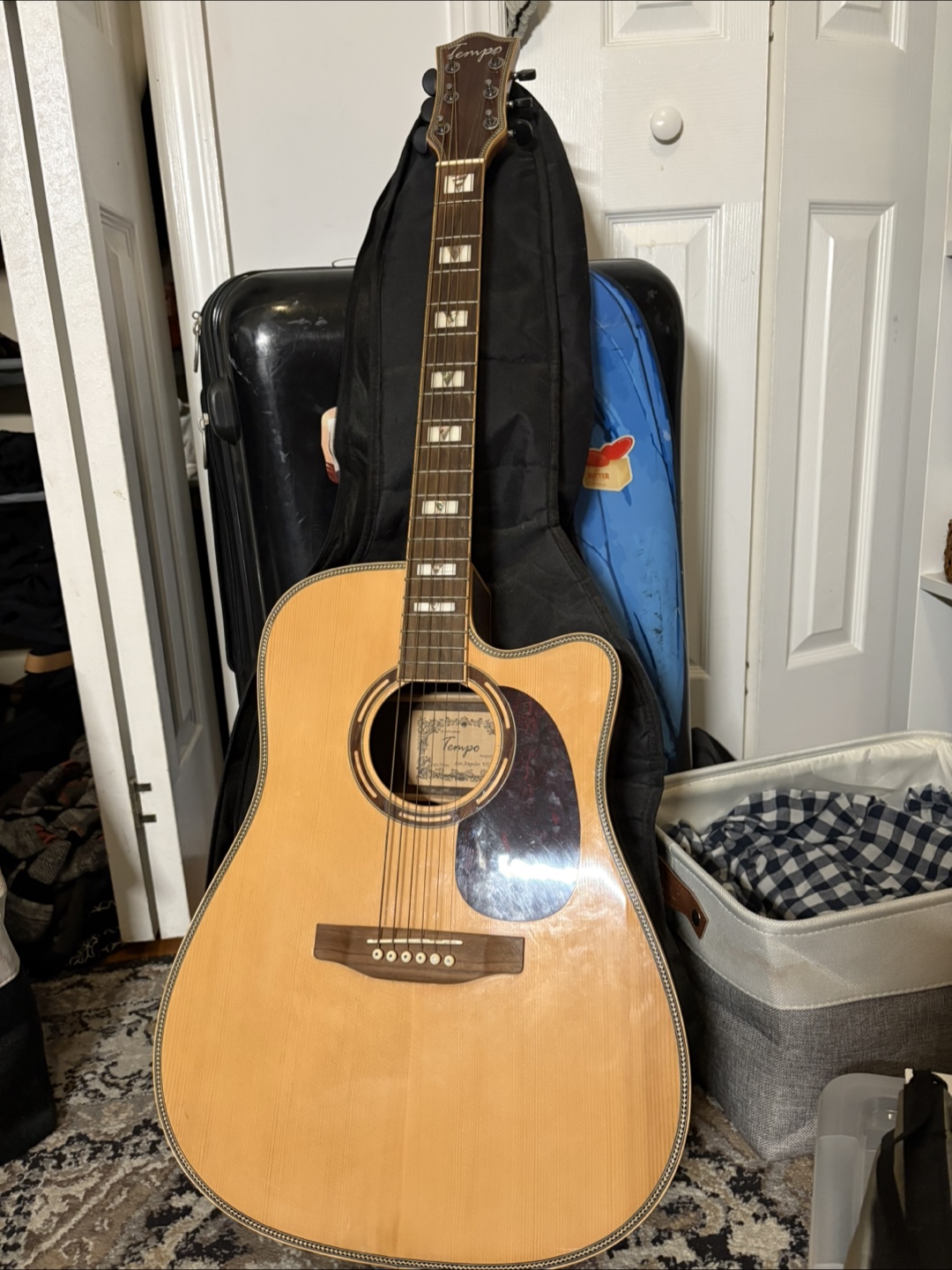 Tempo AG-750C Acoustic Guitar with Gig Bag