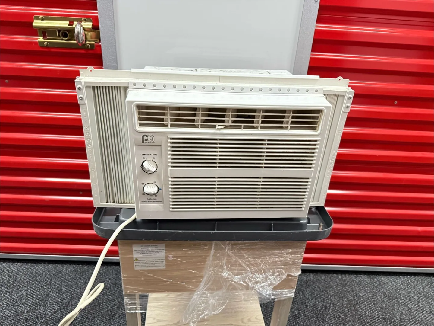 5000 BTU Frigidaire Window Air Conditioner thumbnail