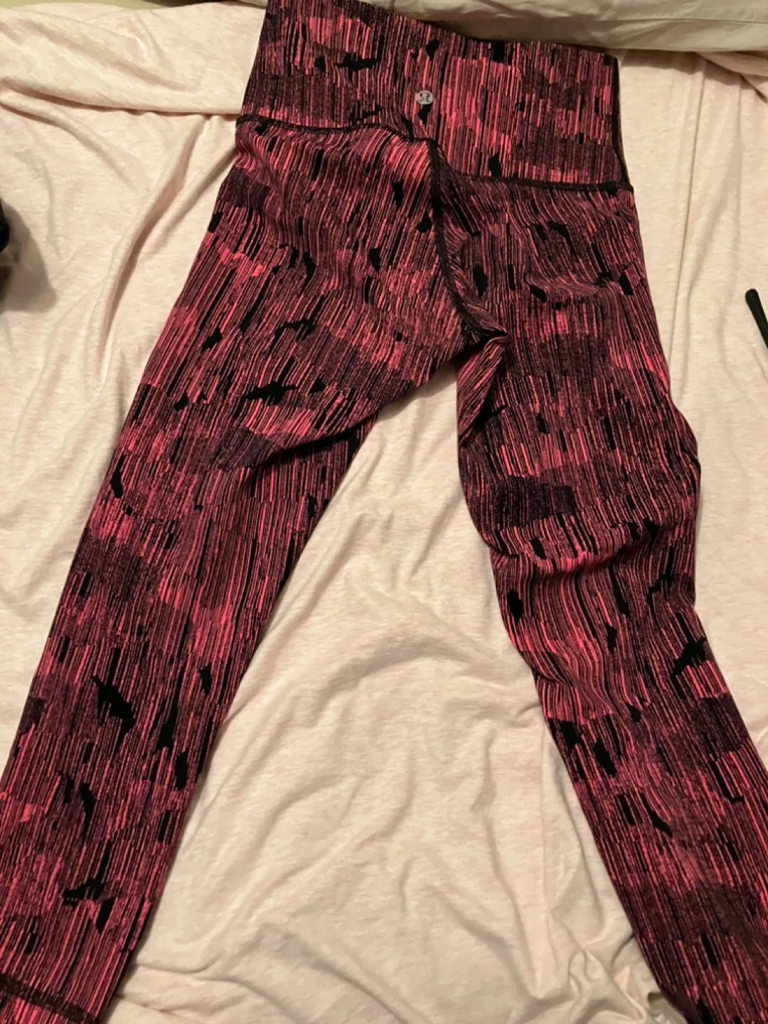 Lululemon Pink Black 7/8 Leggings Size 4 image indicator(2)