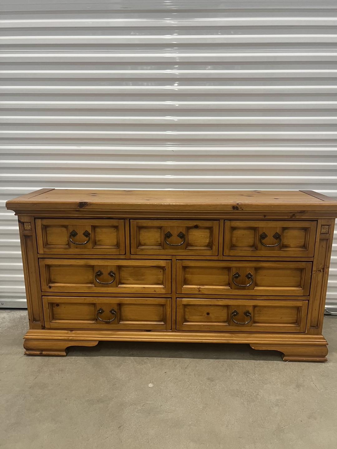 Broyhill 7 drawers Dresser
