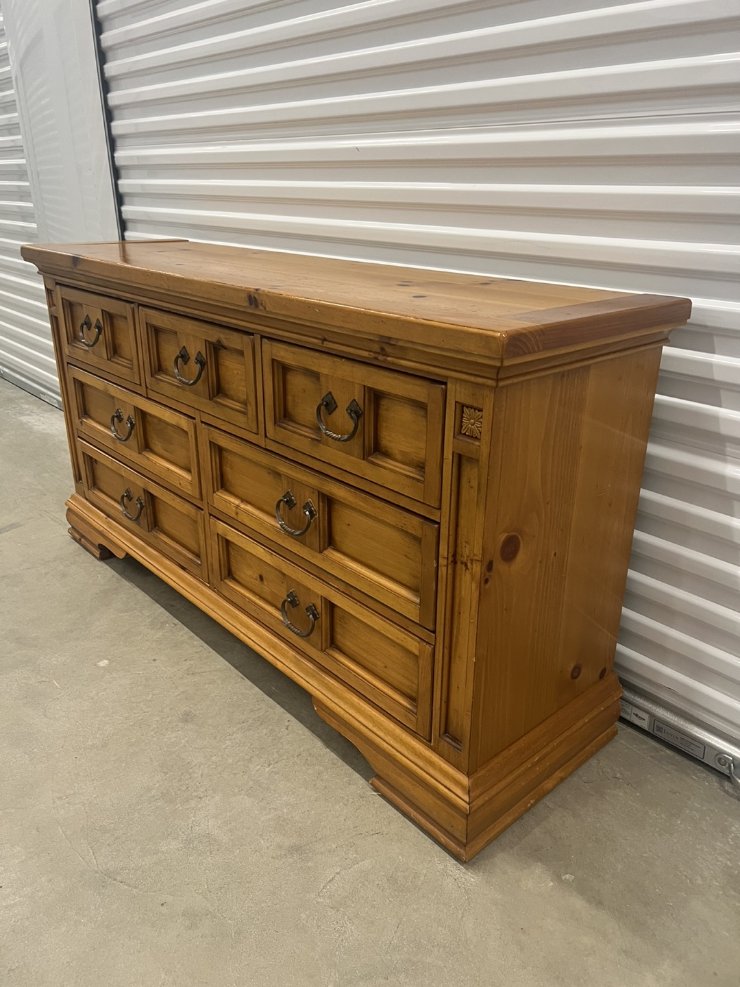Broyhill 7 drawers Dresser - photo 4