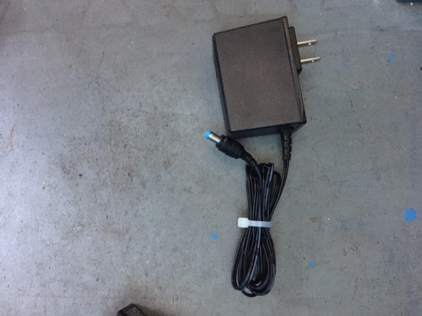 Assorted Power Supplies for Sony Laptops and others…. image indicator(7)