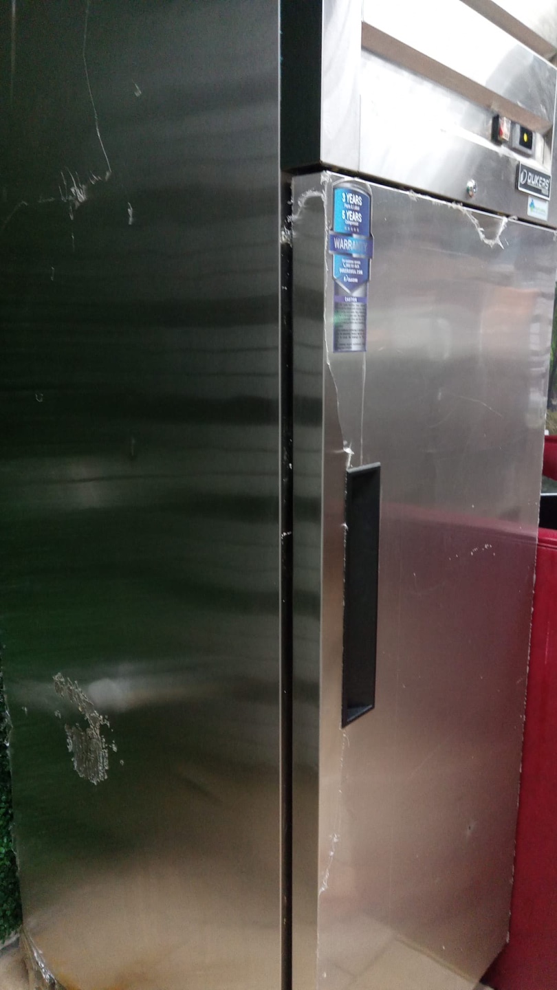 Duker's Commercial Reach-In freezer - photo 2