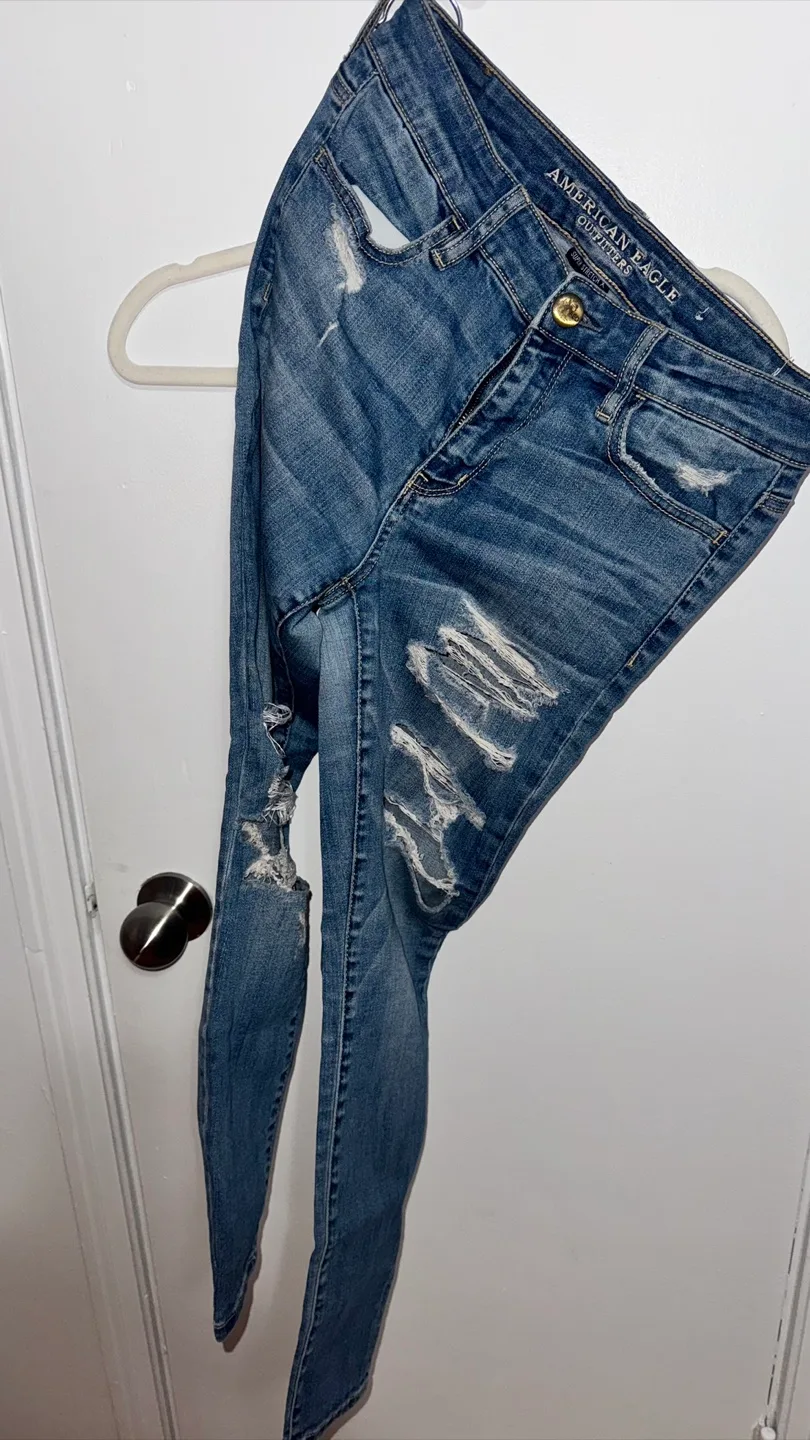 4 pairs of women's jeans - Size 5, 6 & 7 image indicator(5)