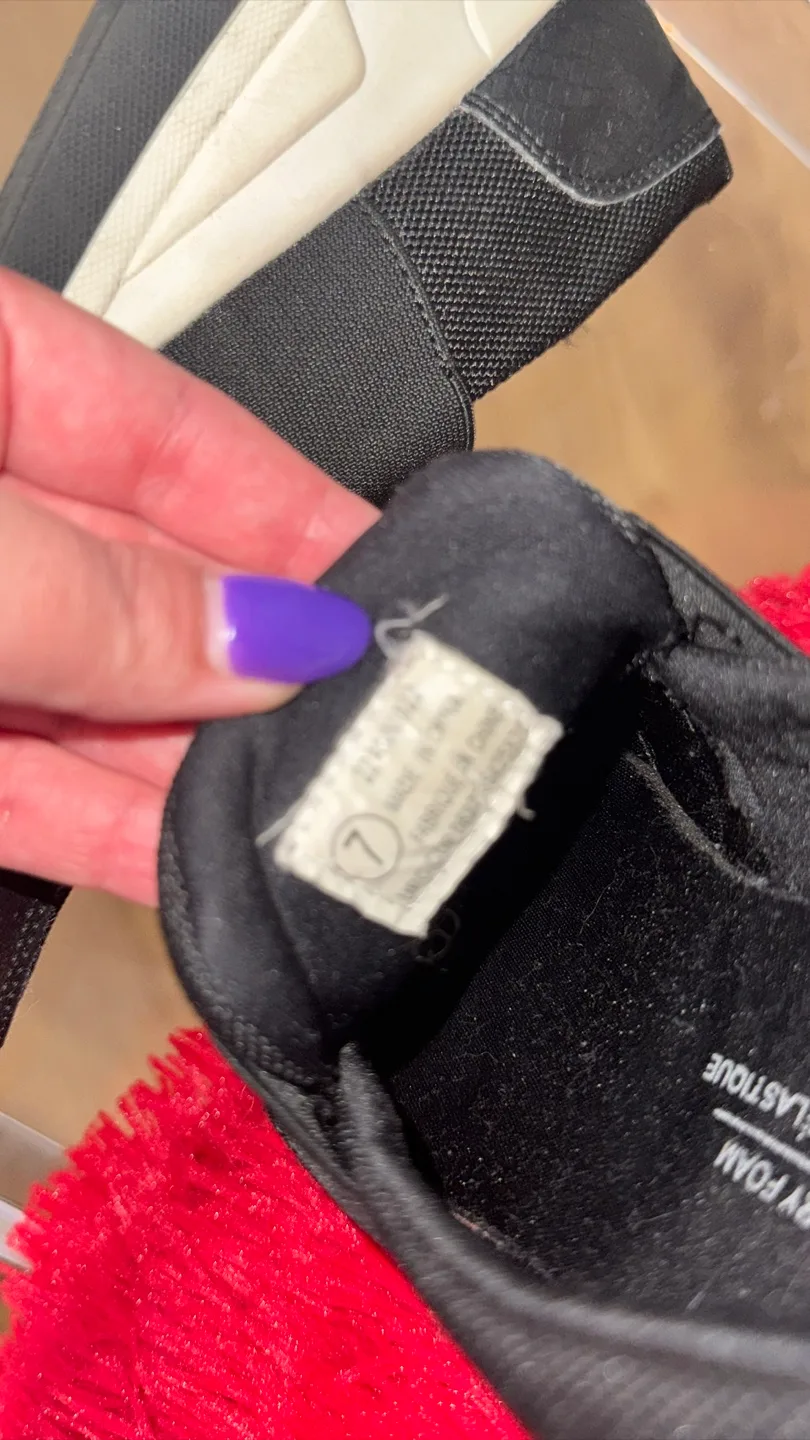 Time Tru Women's Black Slip-on Sneakers - Size 7 image indicator(3)