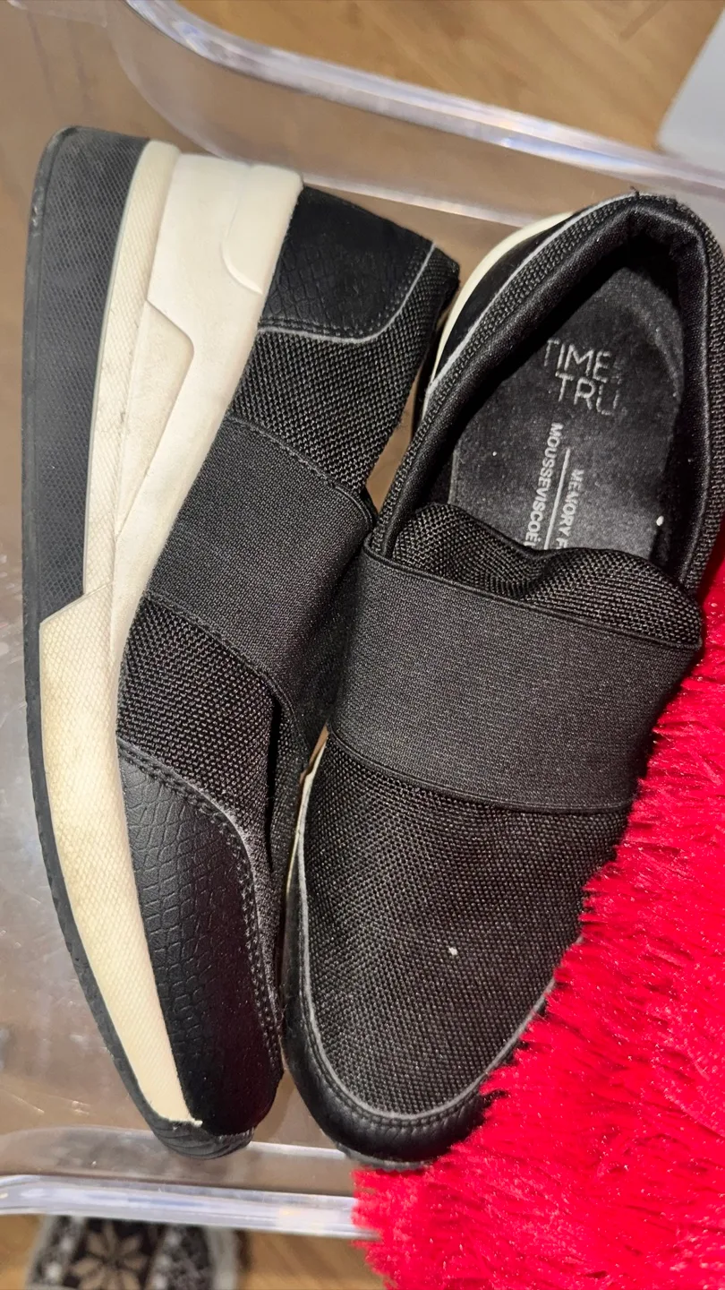 Time Tru Women's Black Slip-on Sneakers - Size 7 image indicator(2)