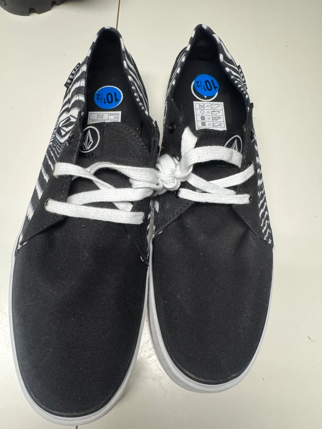 Vans Mens Size 10.5 Black and White Zebra Print Canvas Shoes thumbnail