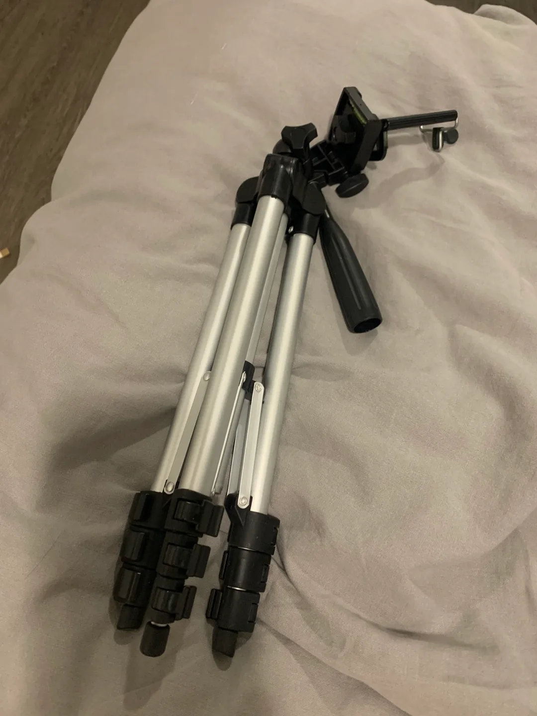 Portable Travel Tripod Stand for Smartphones and Cameras