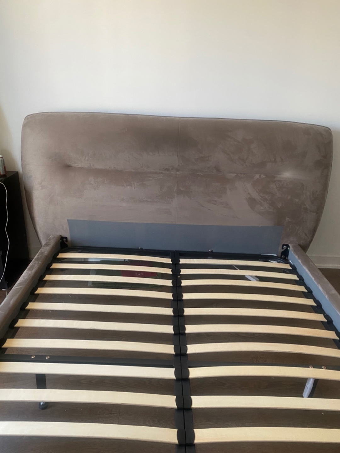 Structube Queen Size Bed Frame with Headboard - photo 3
