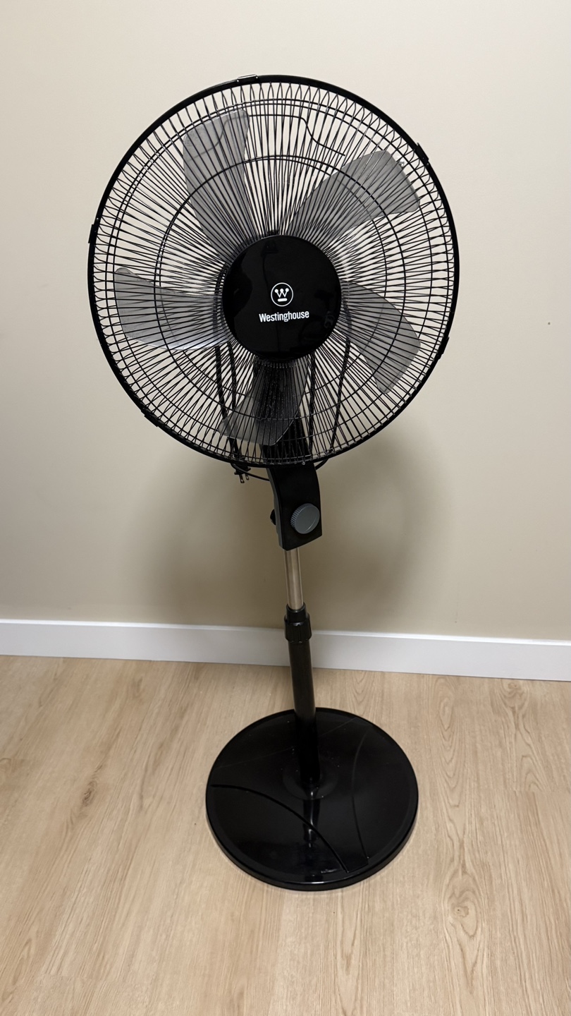 Westinghouse Oscillating Stand Fan - photo 3