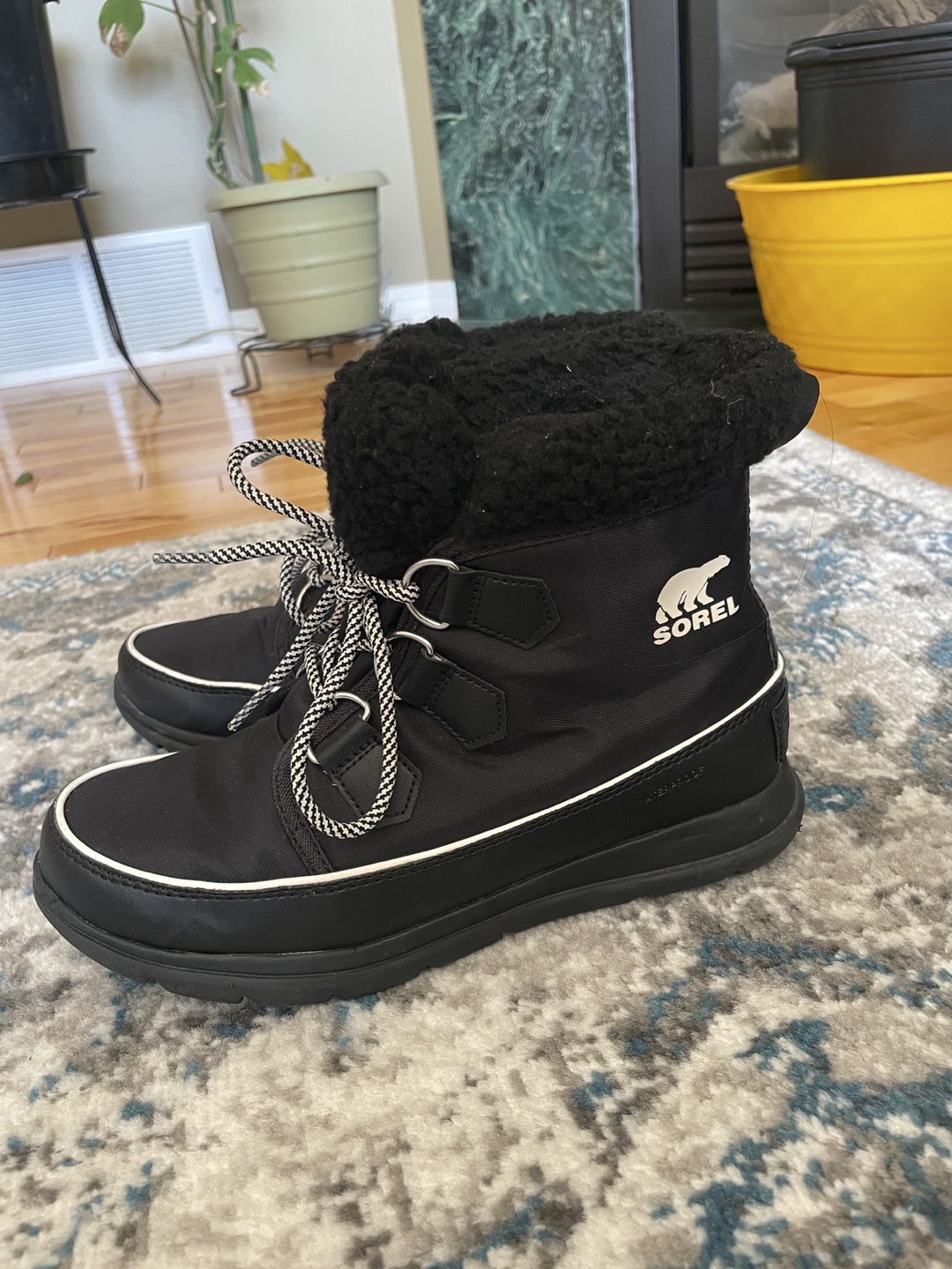 Sorel Black Winter Boots - Size 7