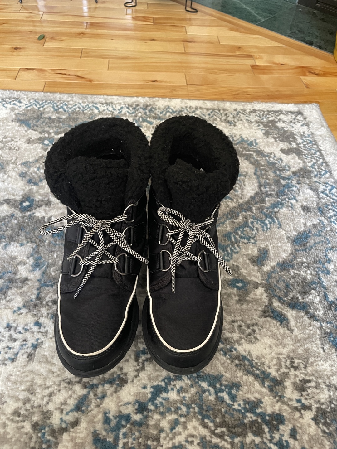 Sorel Black Winter Boots - Size 7 - photo 2
