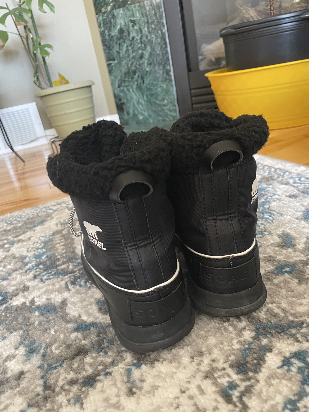 Sorel Black Winter Boots - Size 7 - photo 3