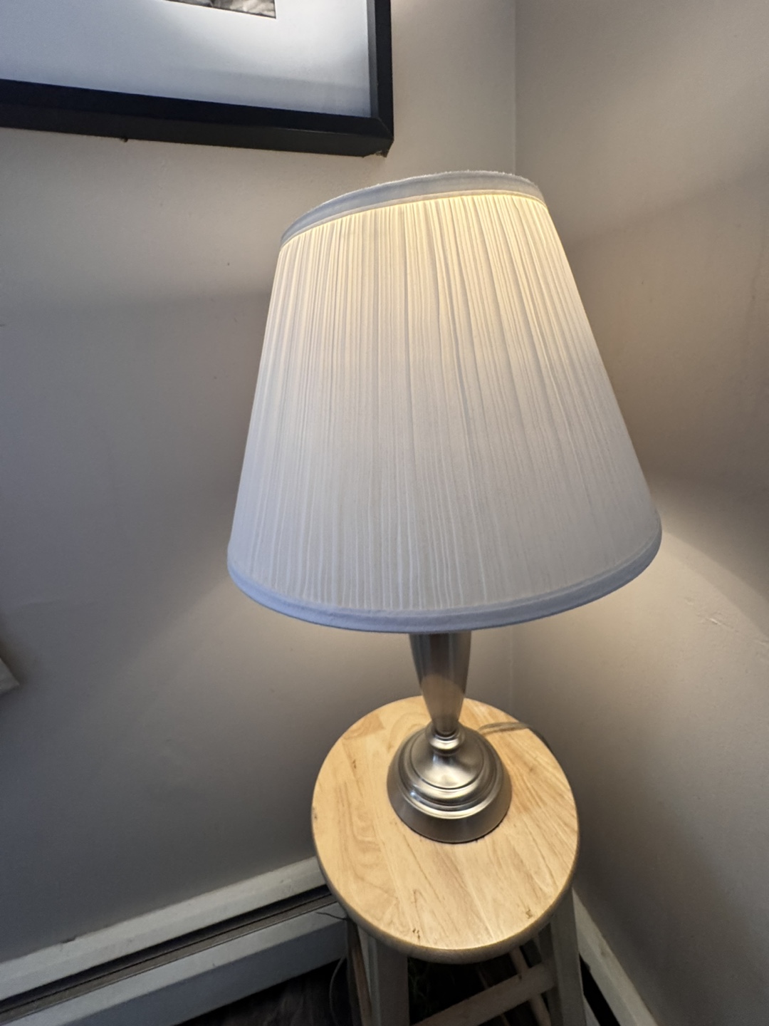 Elegant Table Lamp with Pleated Shade - photo 3