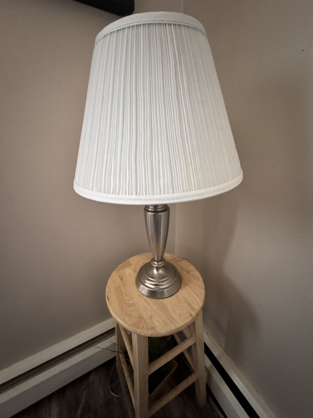 Elegant Table Lamp with Pleated Shade - photo 2