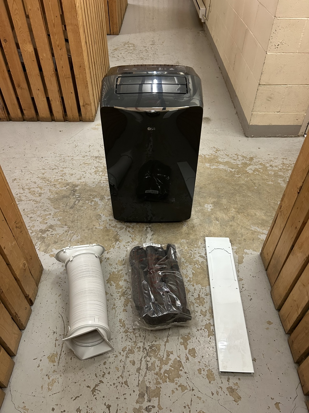 LG Portable Air Conditioner with Hose and Window Kit
