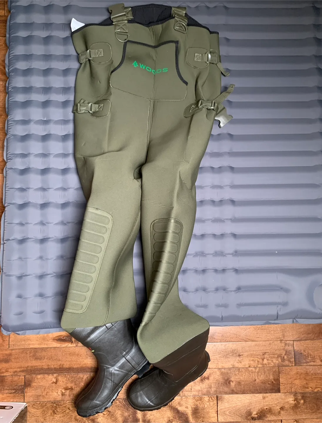 Fishing Chest Waders - Size 10 (Brand New) image indicator(4)