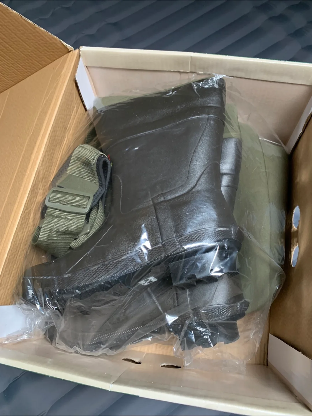 Fishing Chest Waders - Size 10 (Brand New) image indicator(3)