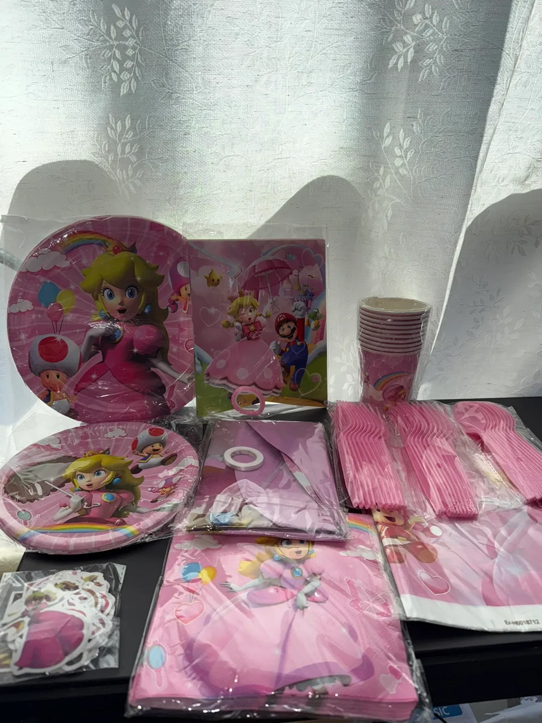 Princess Peach Birthday Party Supplies Kit thumbnail