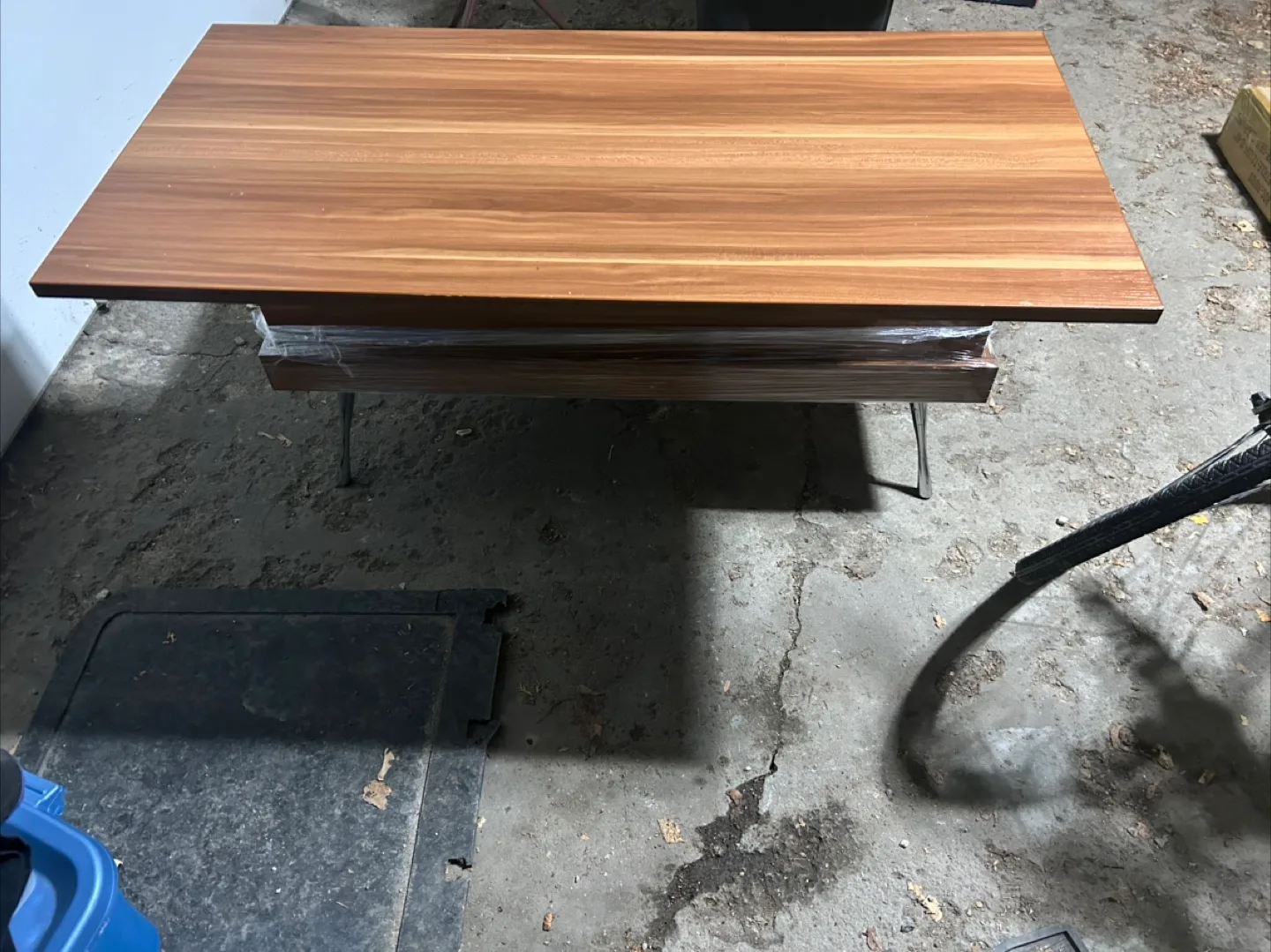 Lift-Top Coffee Table with Storage thumbnail