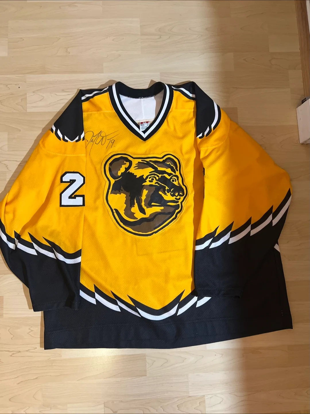 SIGNED Joe Thornton Jersey thumbnail