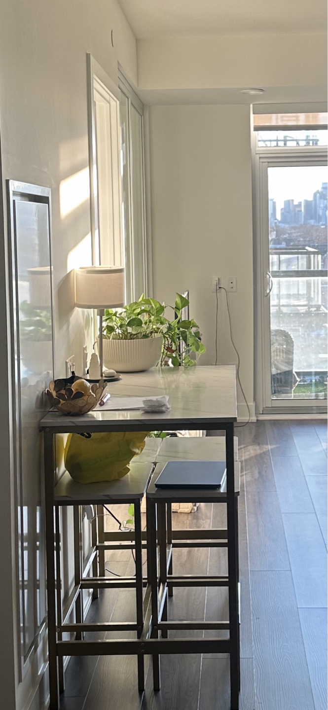 Marble-Top Kitchen Table Set with Four Stools - photo 2
