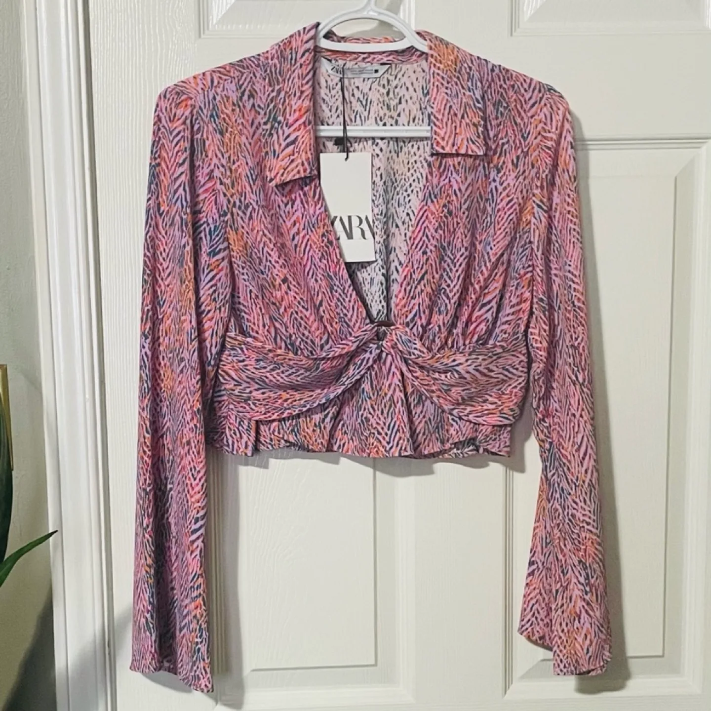 Zara Brand New with Tags Long Sleeve Cropped Top image indicator(3)