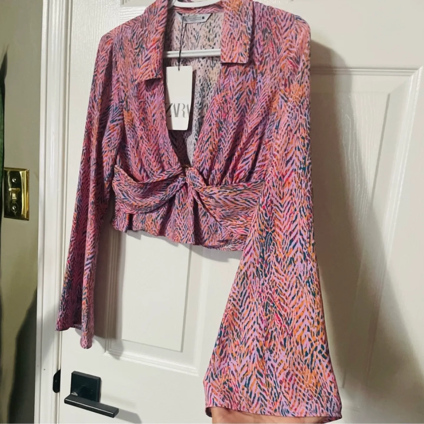 Zara Brand New with Tags Long Sleeve Cropped Top image indicator(7)