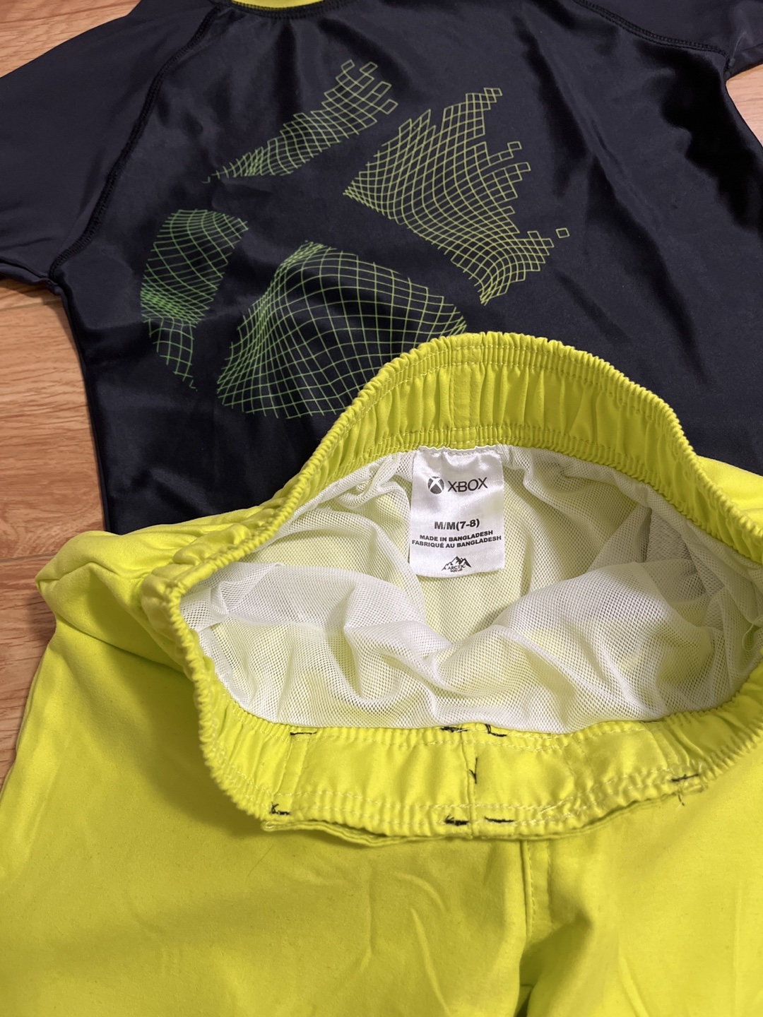 Boys swim suit, Size M(7-8) Swim Trunks & Rashguard Set - photo 3