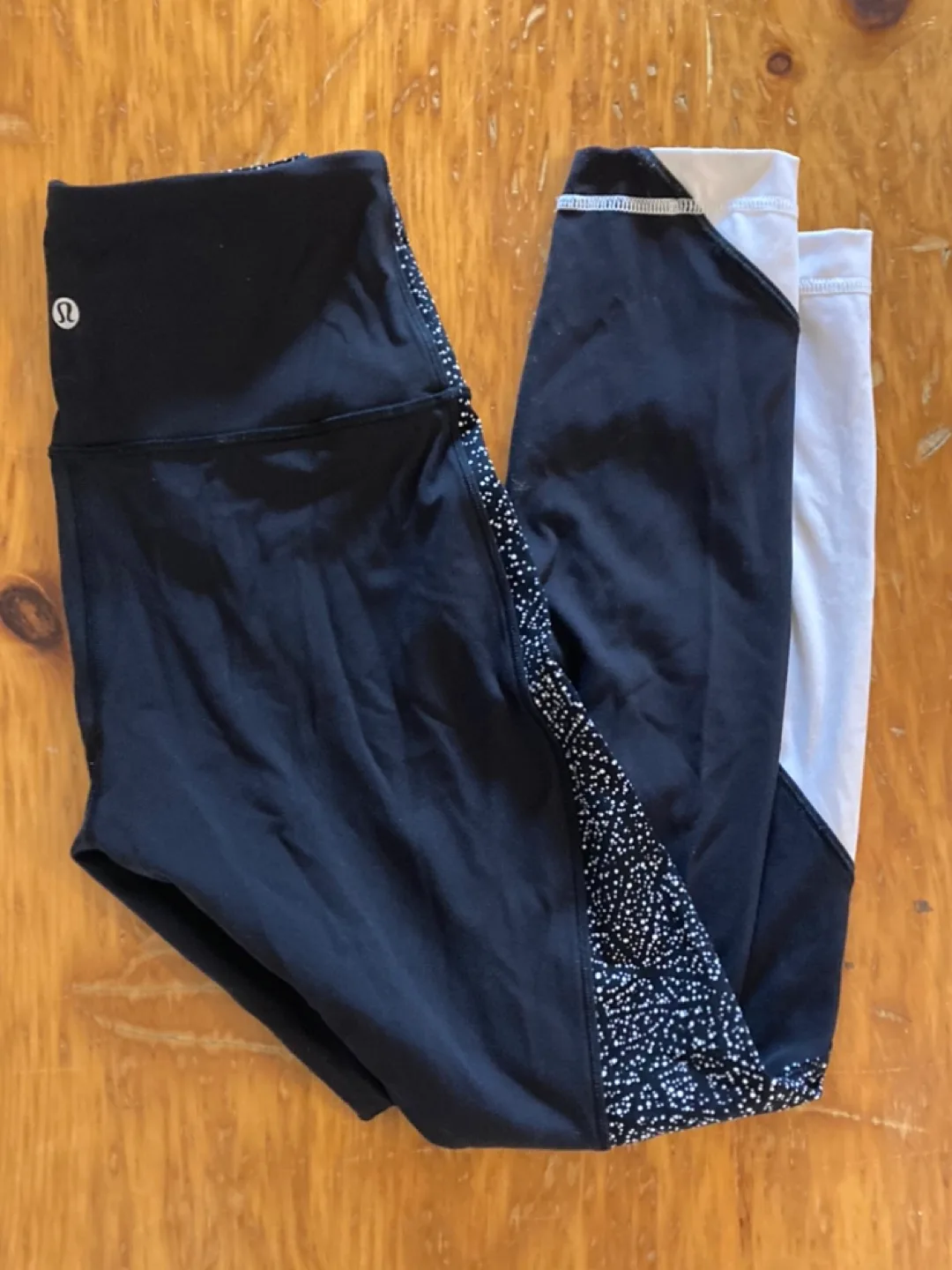 Lululemon Leggings - Black, White, Speckled Pattern - Size 4 thumbnail