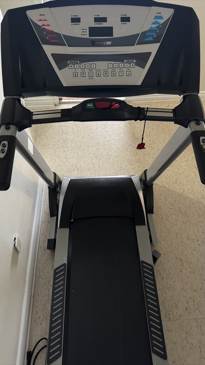 ProForm Treadmill - Excellent Condition - photo 2