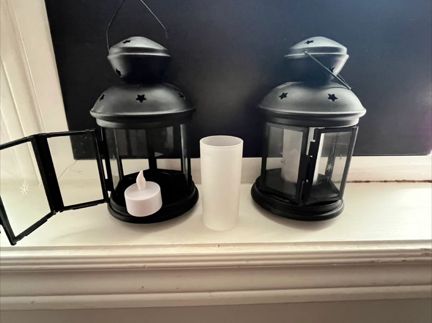 12  Black Metal LED Lanterns with Candles image indicator(3)