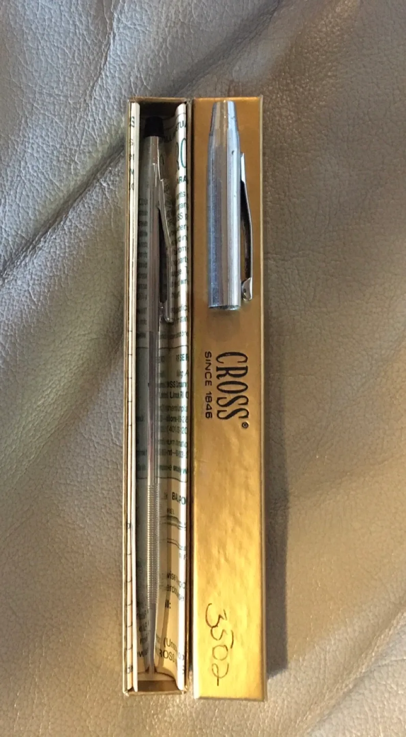 Vintage CROSS 3502 ballpoint pen in original box image indicator(2)