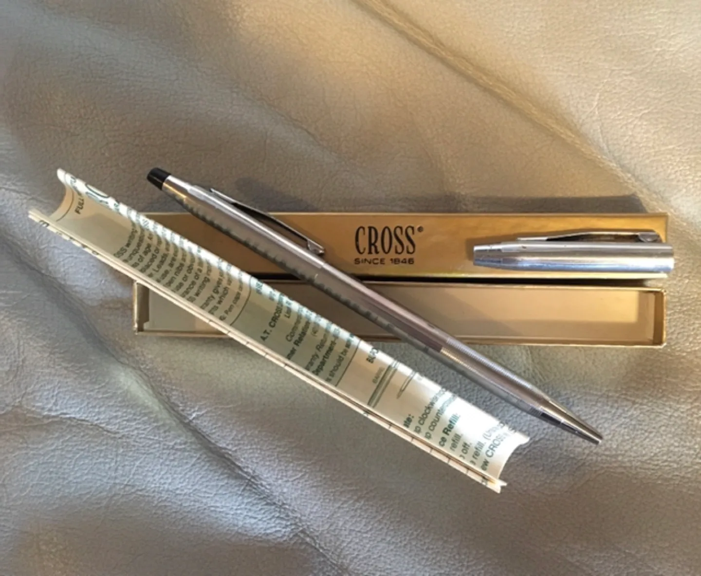 Vintage CROSS 3502 ballpoint pen in original box image indicator(3)