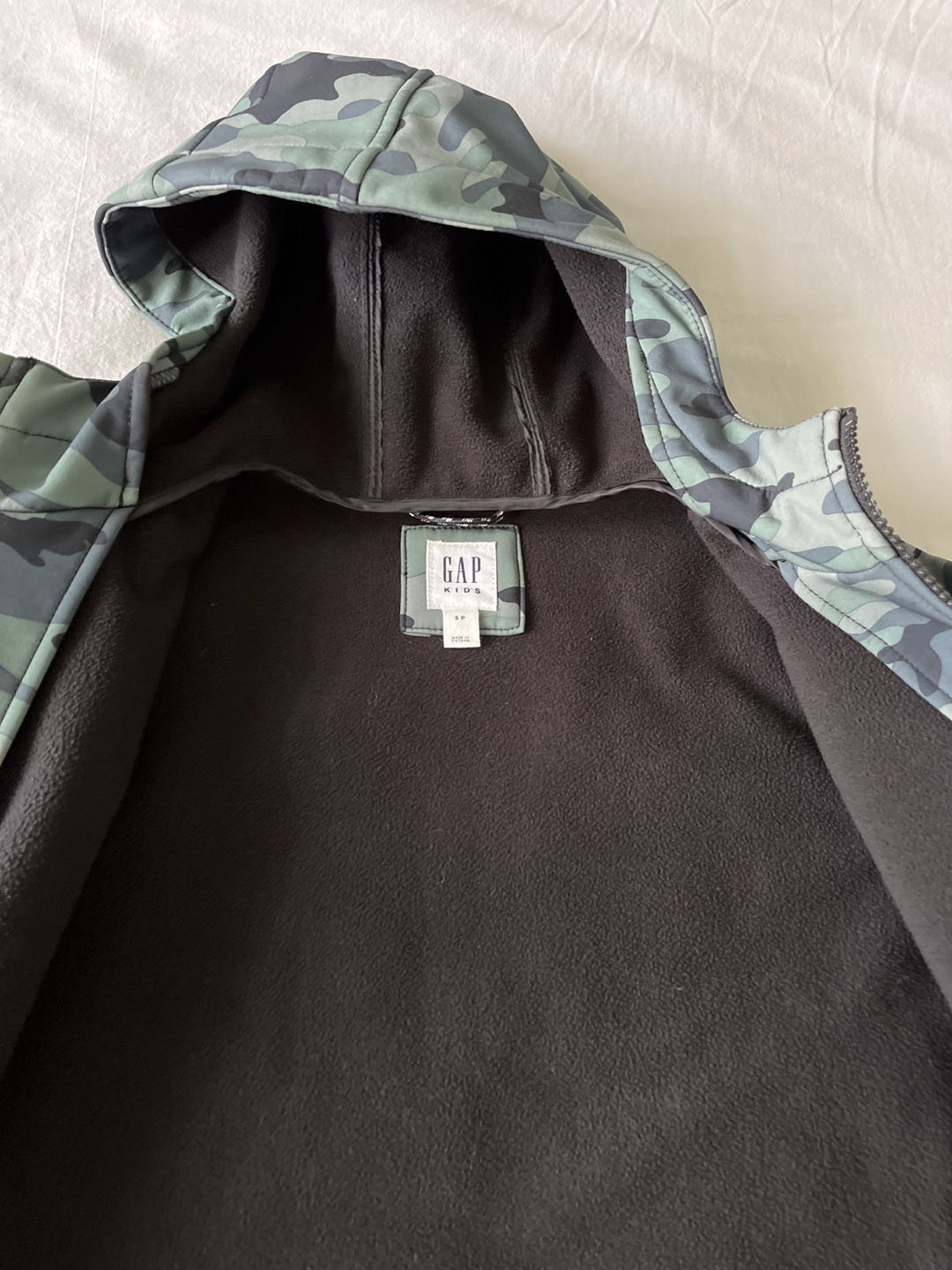 Gap Kids Camo Softshell Jacket - Size Small - photo 2