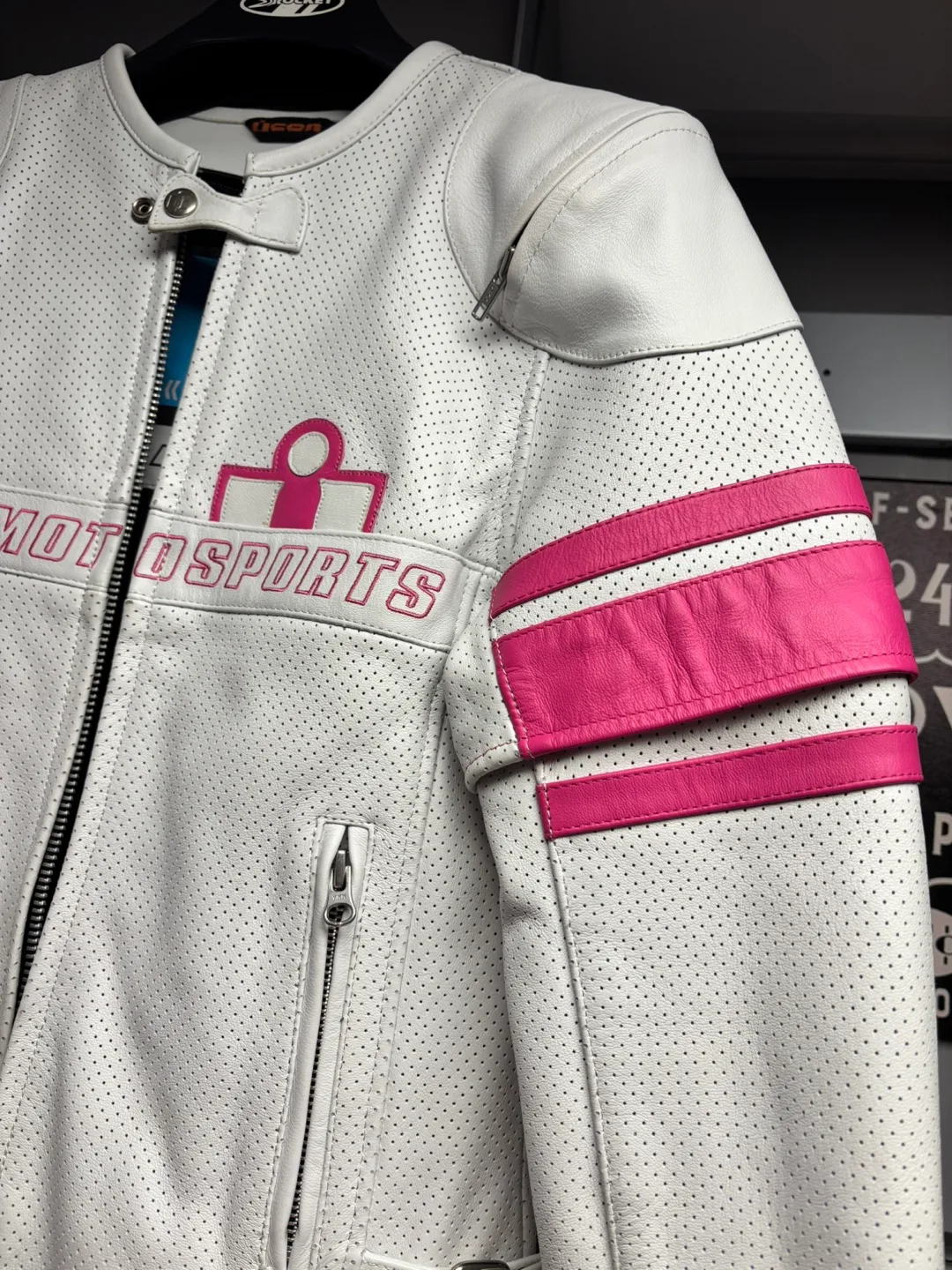 Icon Motorsports Women's Pursuit Leather Jacket - Size XS image indicator(4)