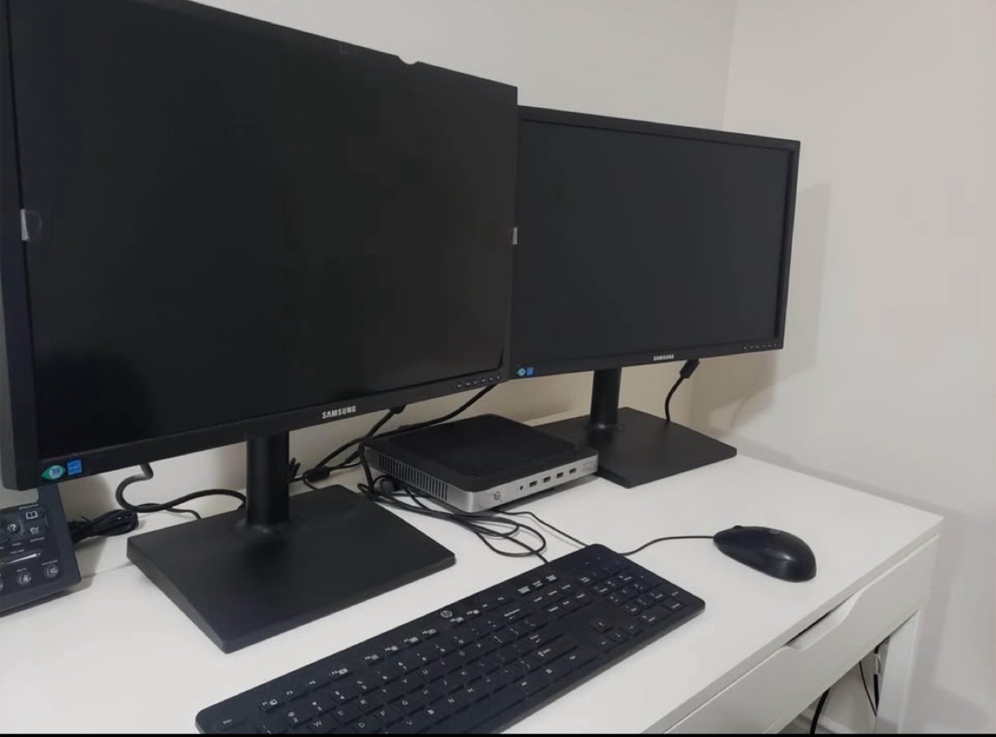 Dual Samsung Monitors, Keyboard & Mouse - photo 2