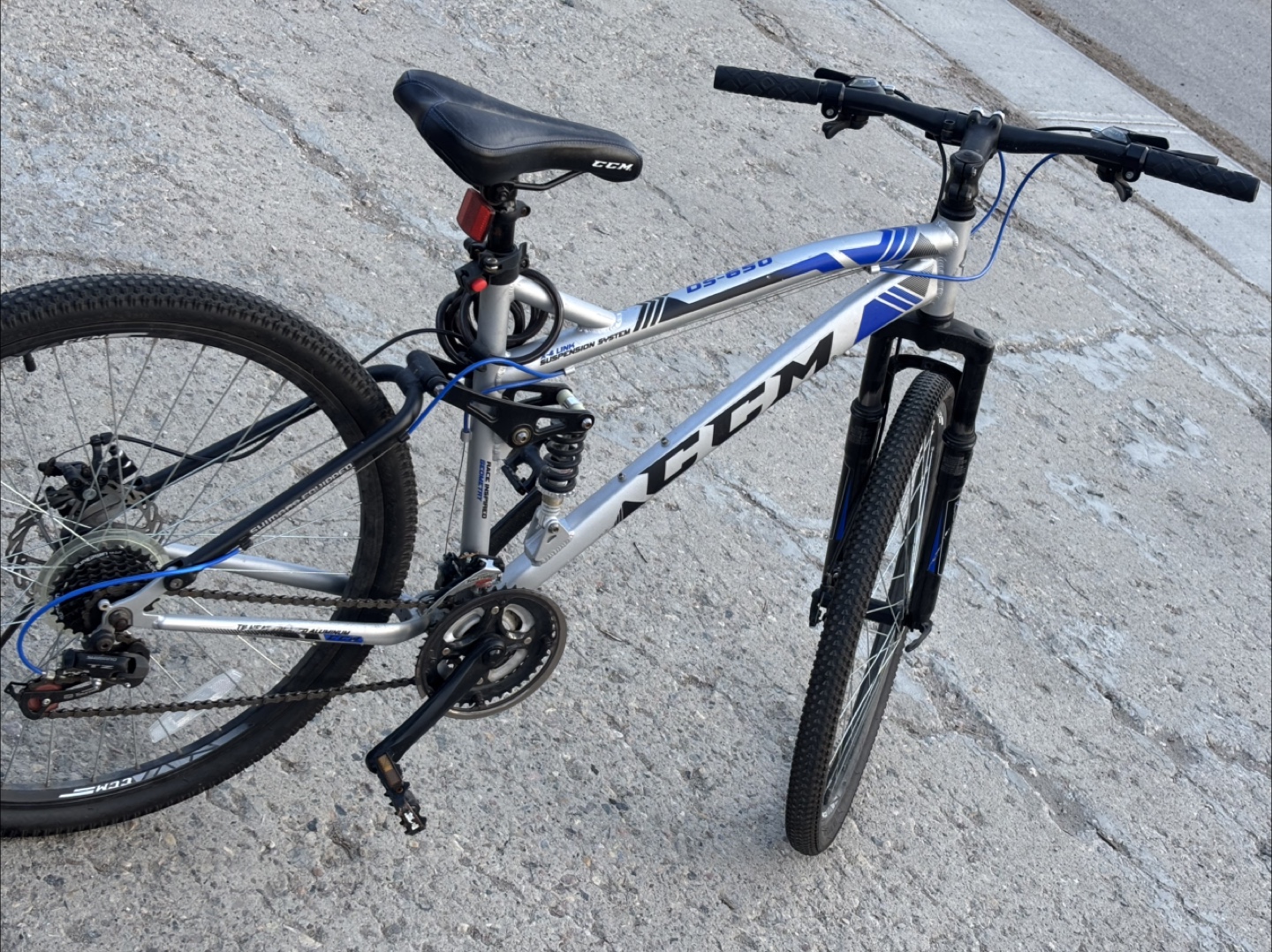 CCM DZ-650 Mountain Bike - photo 3