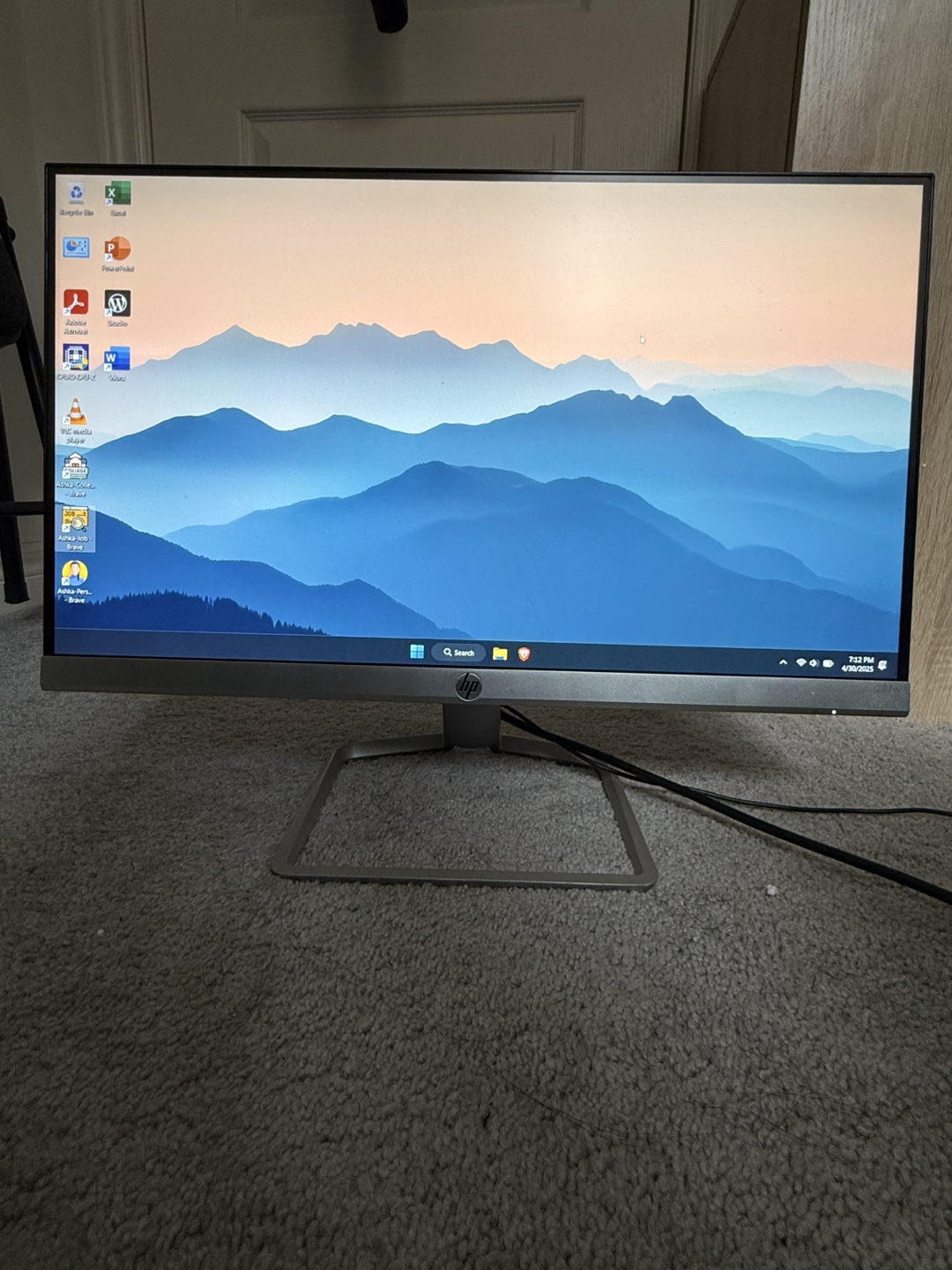 HP 22” FHD Monitor - photo 2