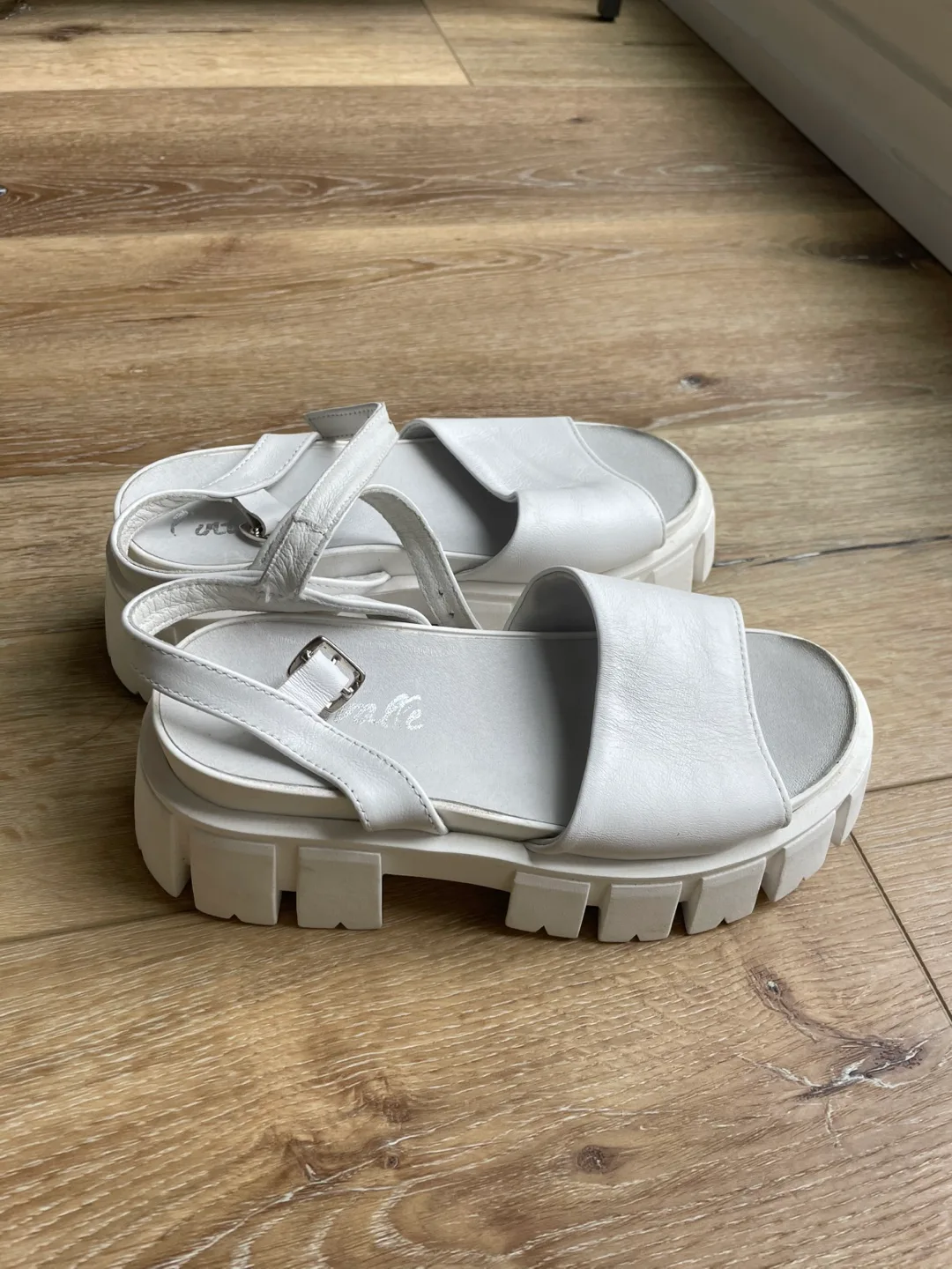 White Leather Platform Sandals image indicator(6)