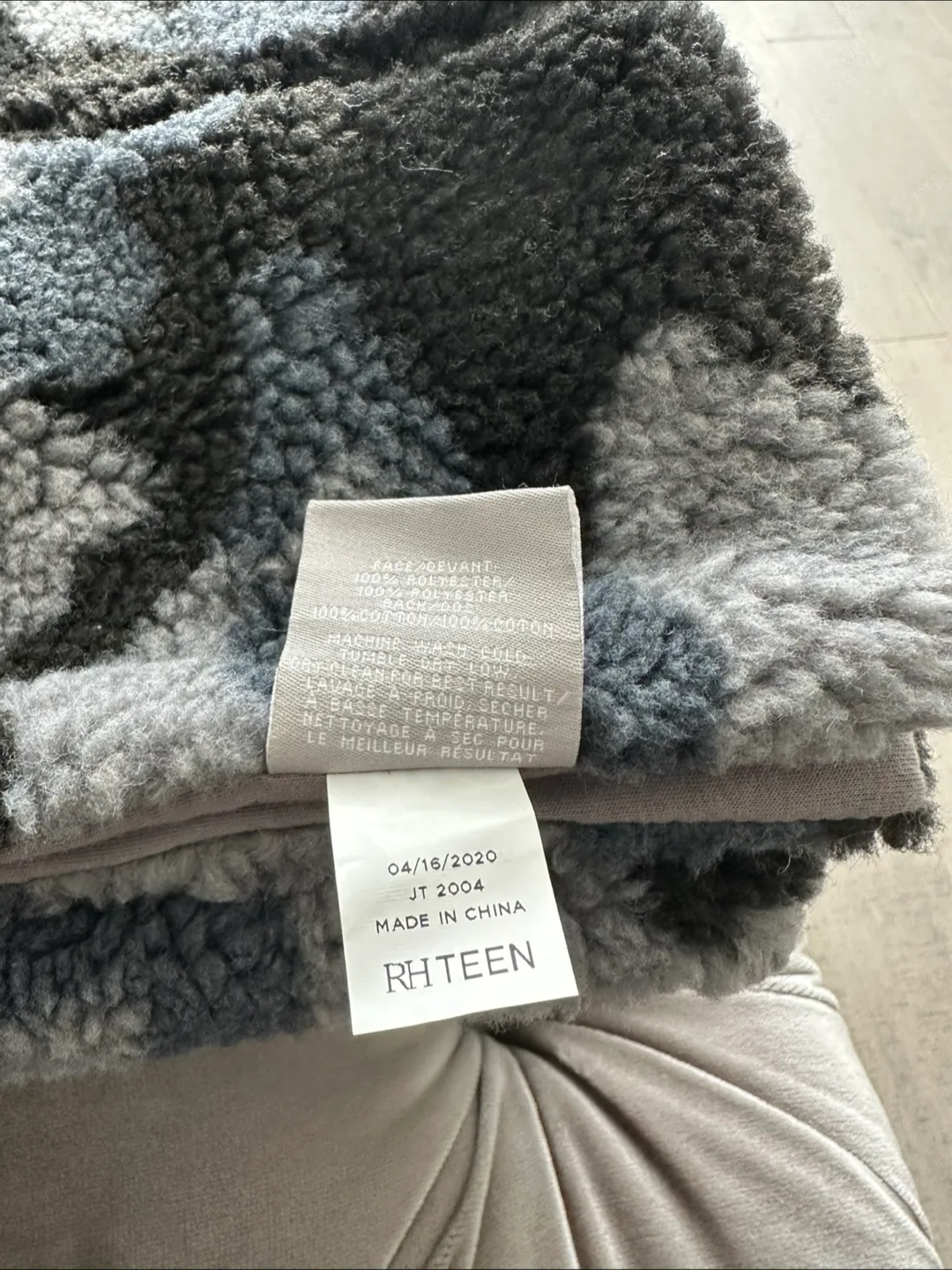 Restoration Hardware-Teen Comforter + Two Euro Shams image indicator(4)