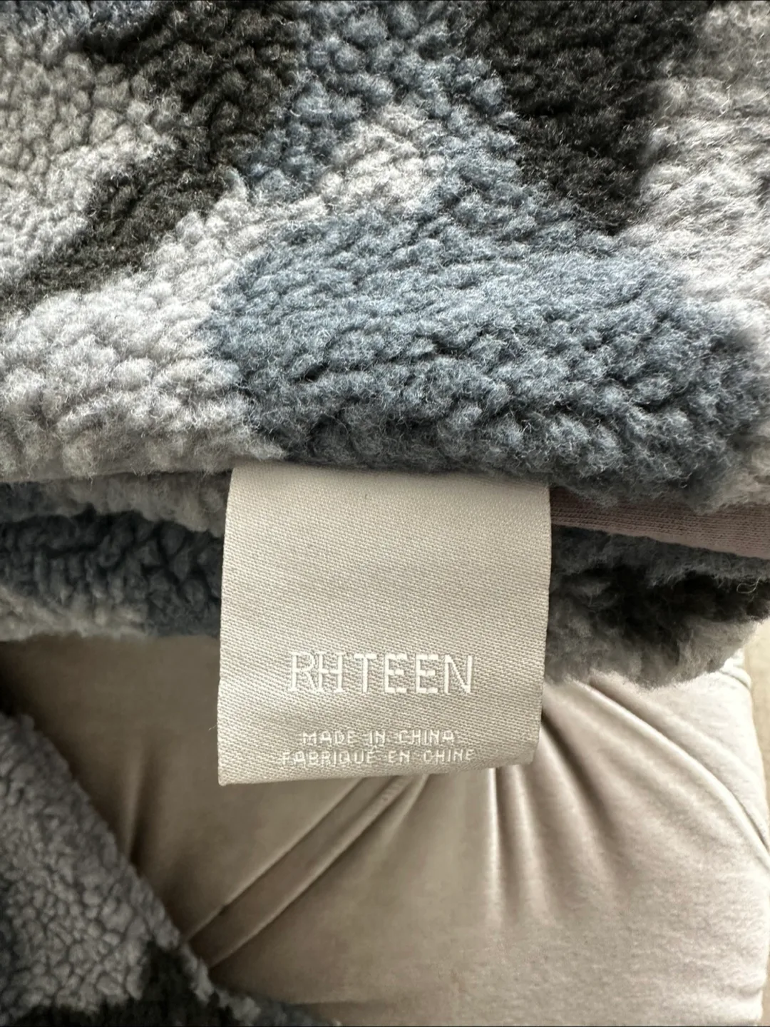 Restoration Hardware-Teen Comforter + Two Euro Shams image indicator(2)
