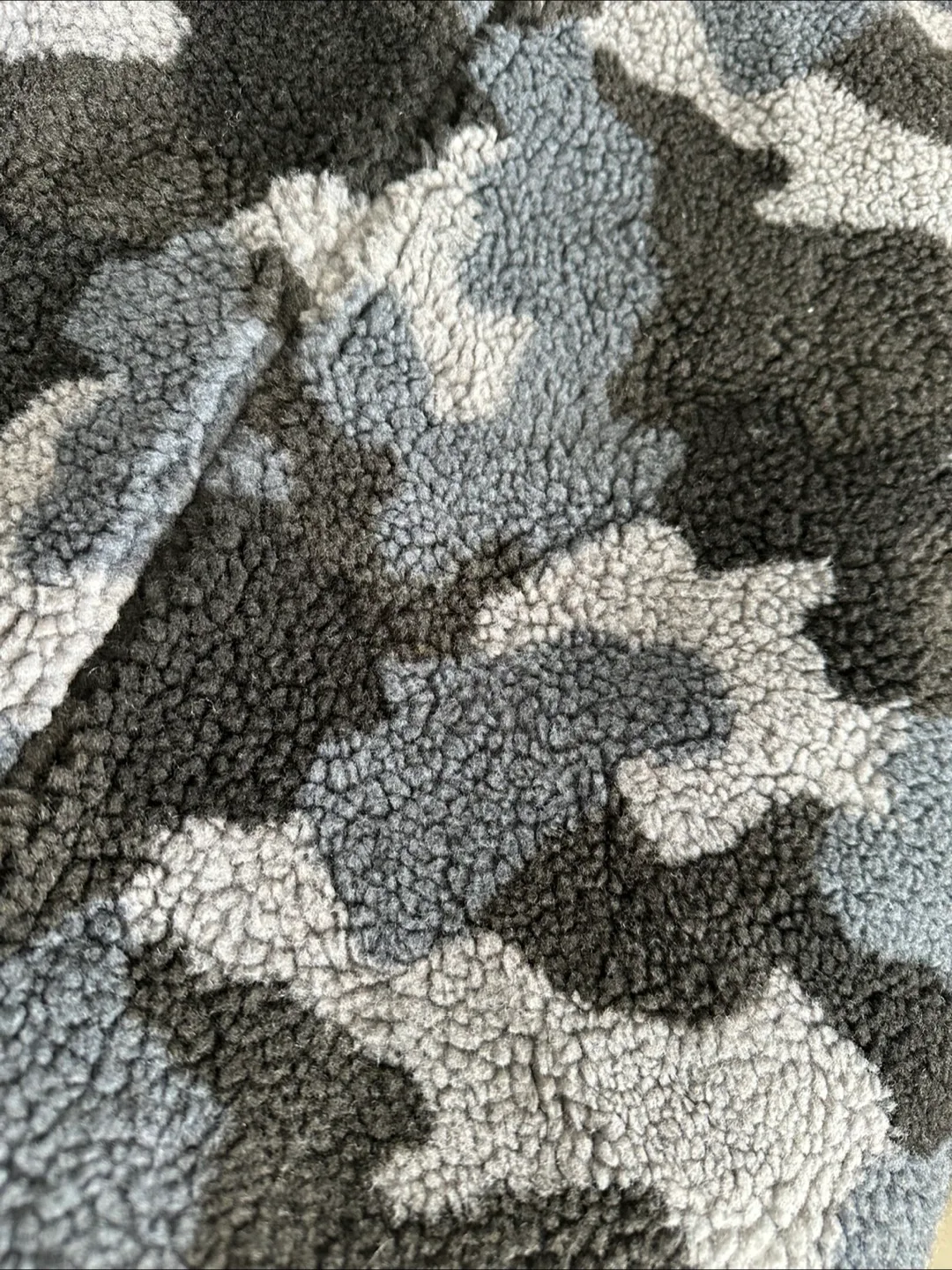 Restoration Hardware-Teen Comforter + Two Euro Shams image indicator(7)