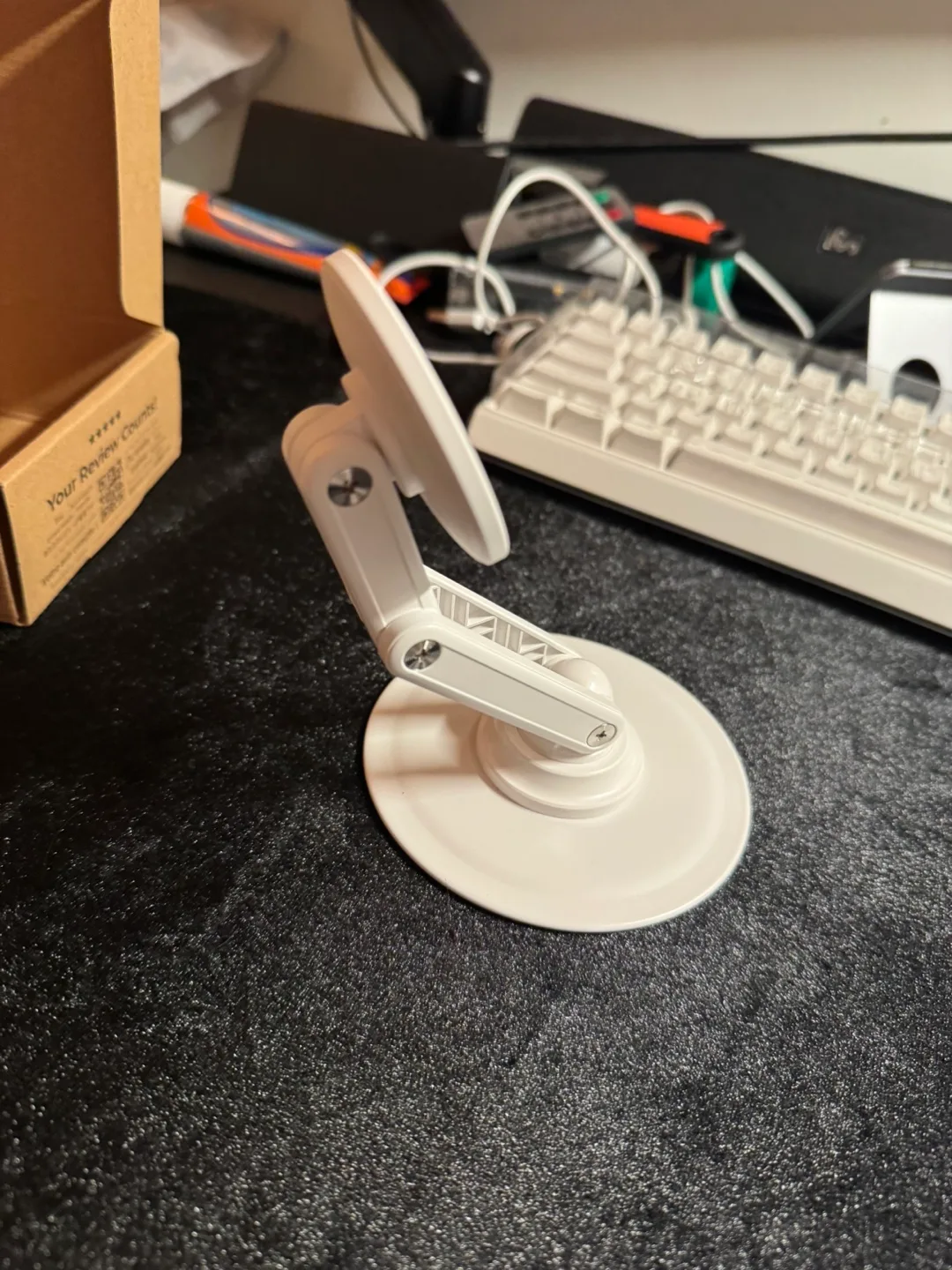 Cooper Mag360 iPhone Stand - Magnetic Stand image indicator(2)