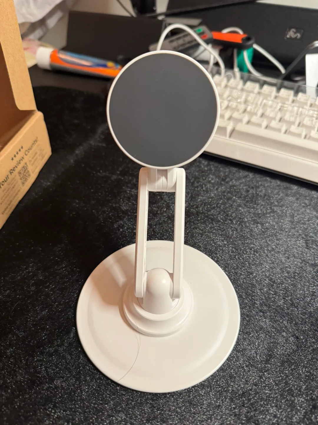 Cooper Mag360 iPhone Stand - Magnetic Stand image indicator(4)