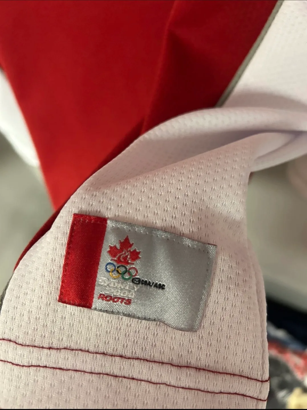 Vintage Canada 2000 Sydney Olympics Roots Jersey image indicator(5)